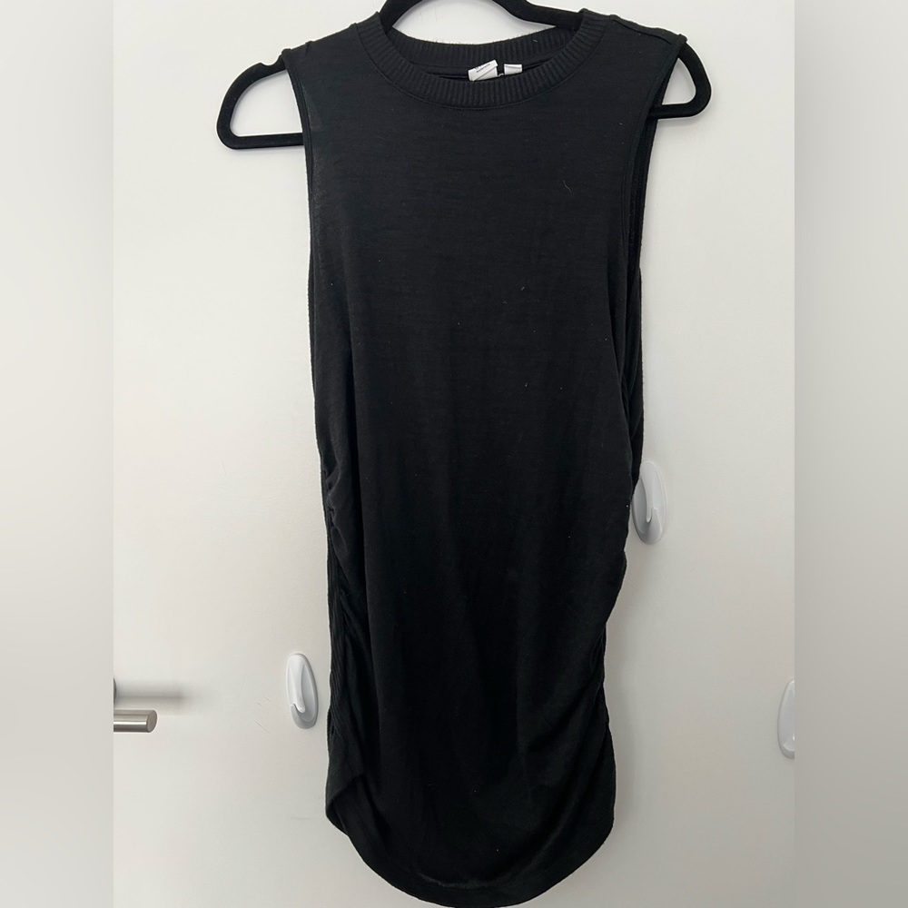 Gap Sleeveless Sweater -M